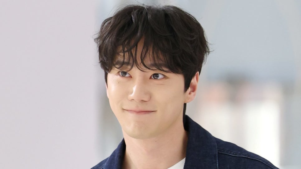 포핸즈에서 전학생 최정요 역을 맡은 배우 이준영