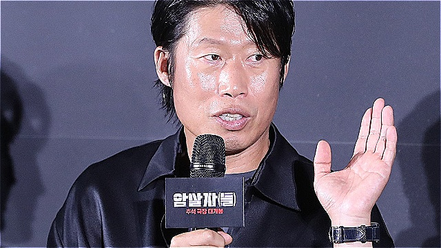 암살자들 주연 배우 유해진 박해일 이민호가 참석한 행사 사진